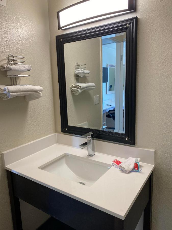 Econo Lodge Stockton Near I-5 Fairgrounds Bagian luar foto