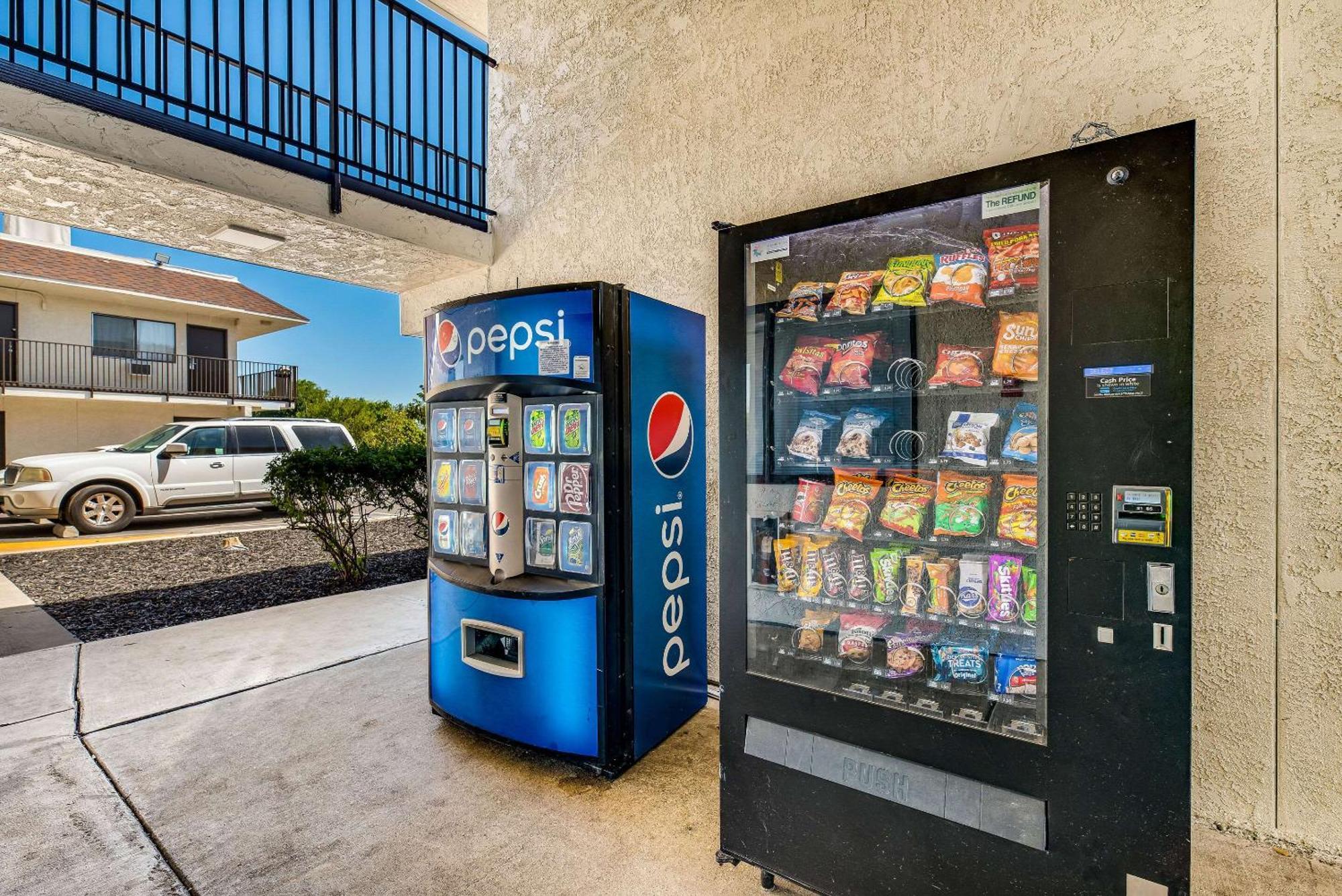 Econo Lodge Stockton Near I-5 Fairgrounds Bagian luar foto