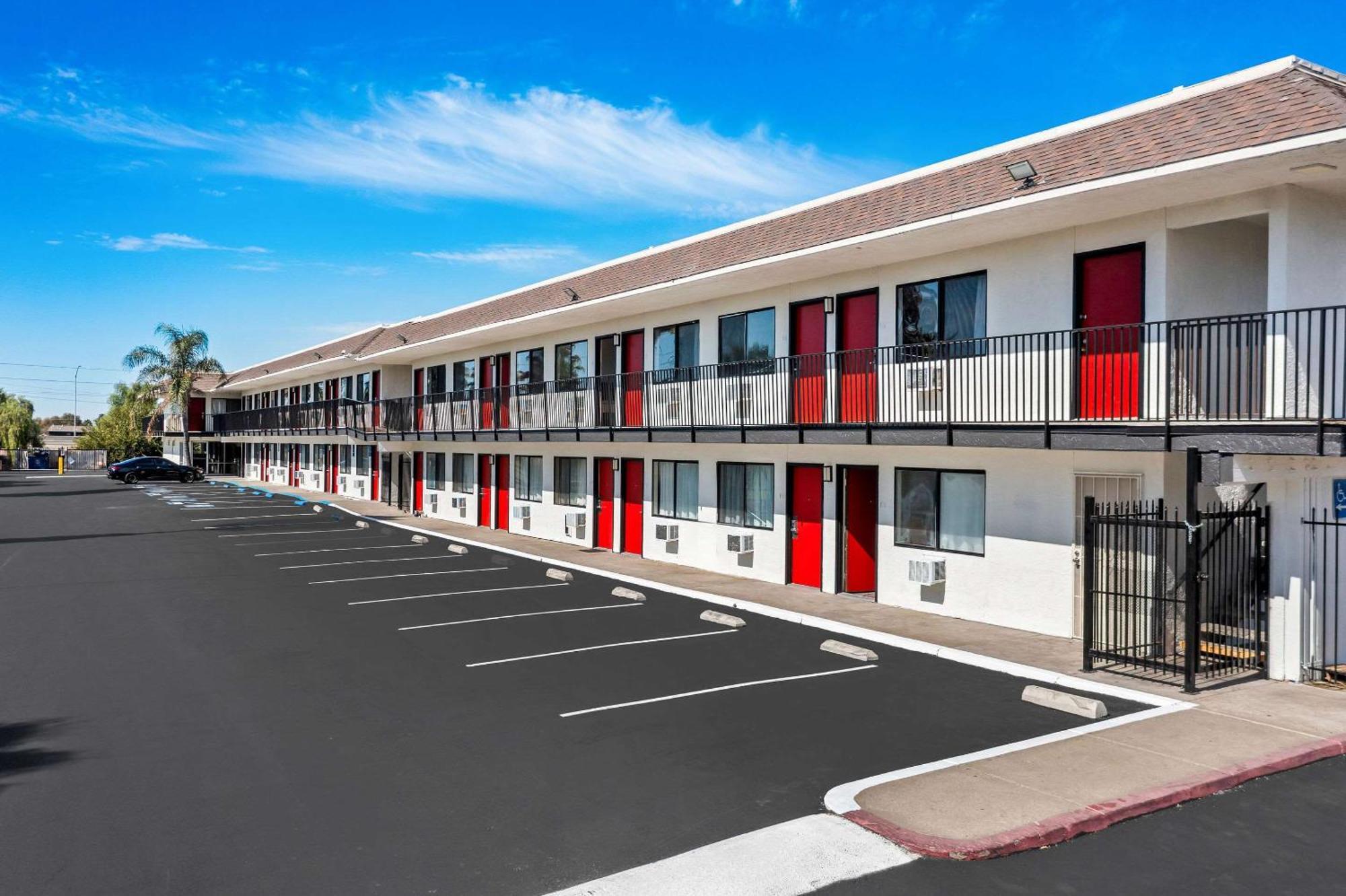 Econo Lodge Stockton Near I-5 Fairgrounds Bagian luar foto